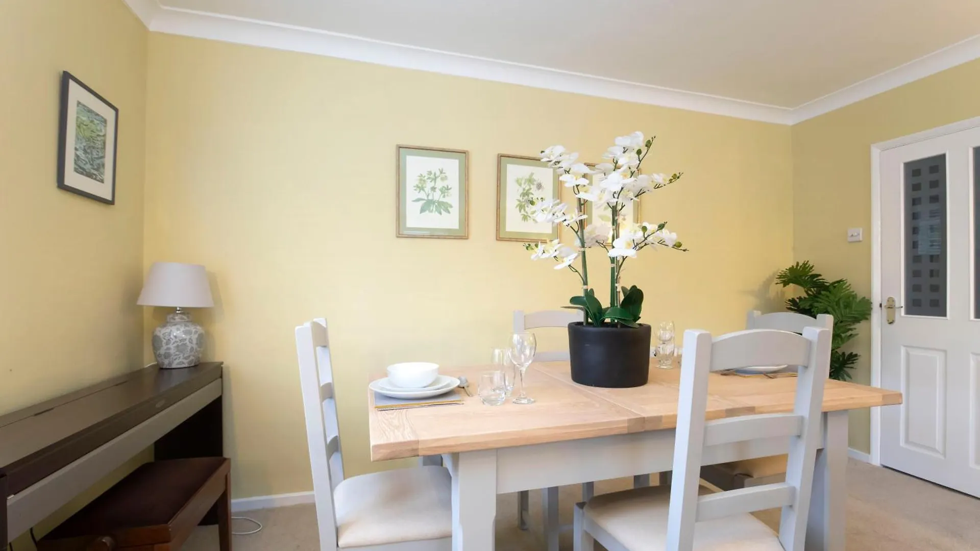 Central 1 Bedroom Apartment With Parking GLOUCESTERSHIRE